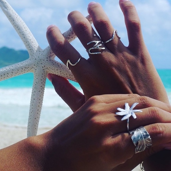 🆕WT! Sterling Silver Wave Ring Available in Various Ring Sizes - Picture 5 of 8